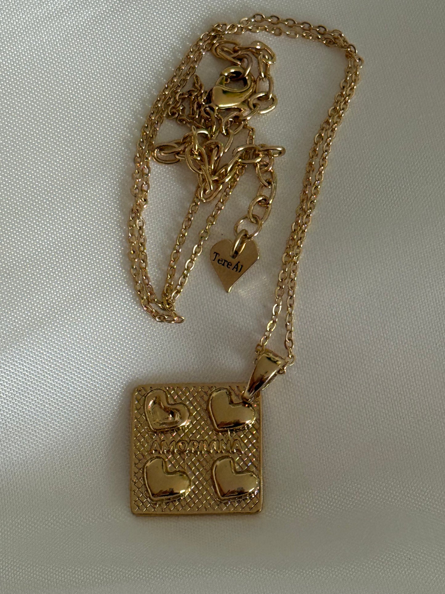 Amorivina una joya con causa