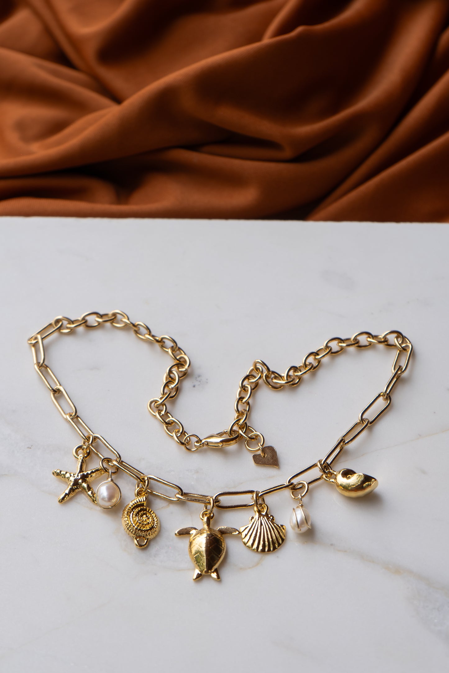 COLLAR CHARMS MARINOS CON PERLAS