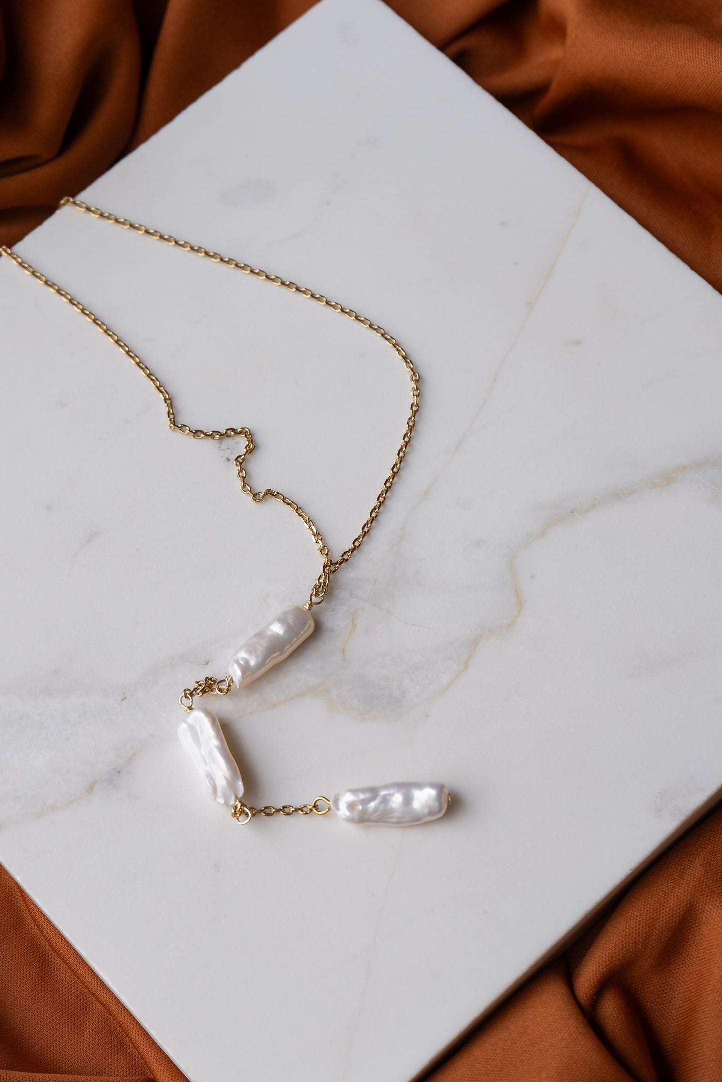 COLLAR TERCIA DE PERLAS