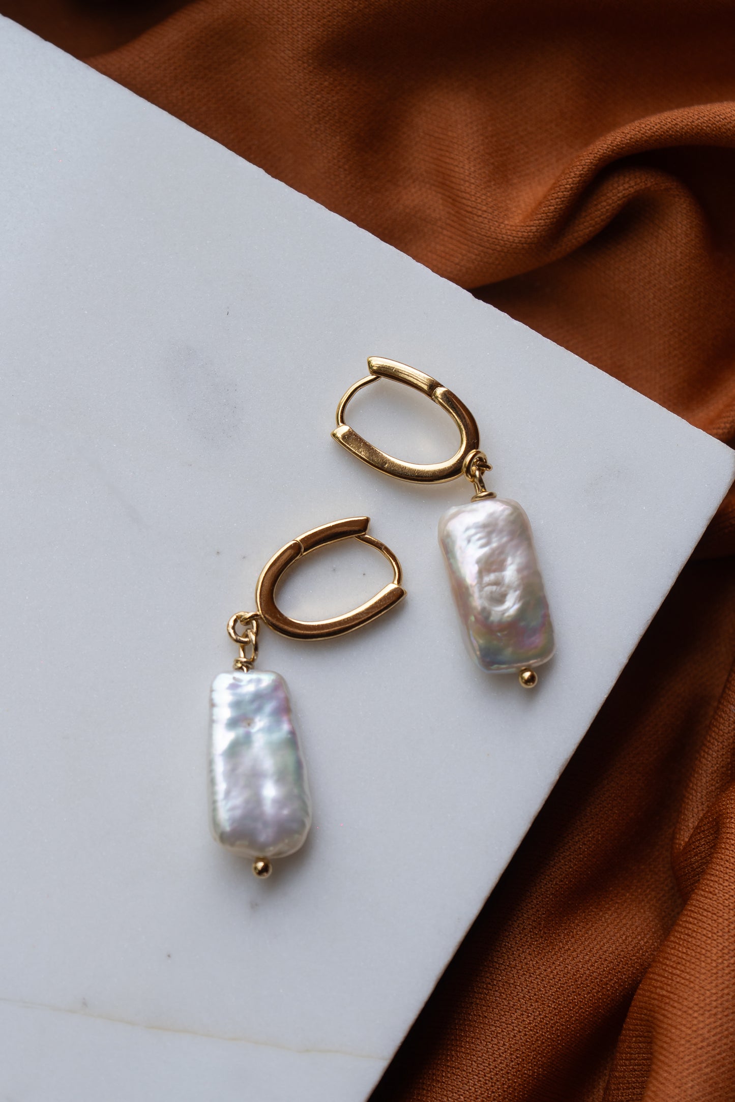 HUGGIE PERLA
RECTANGULAR