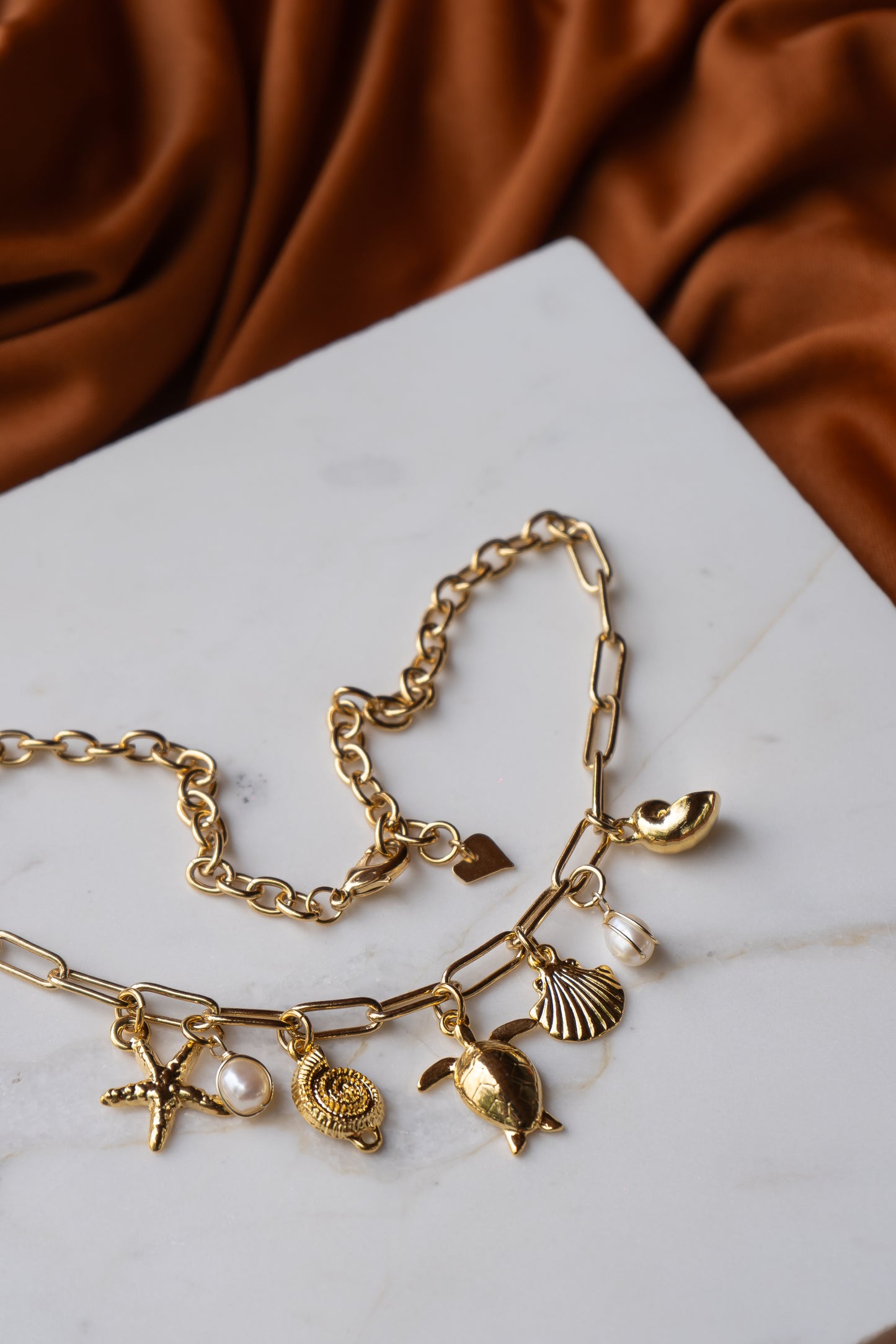 COLLAR CHARMS MARINOS CON PERLAS