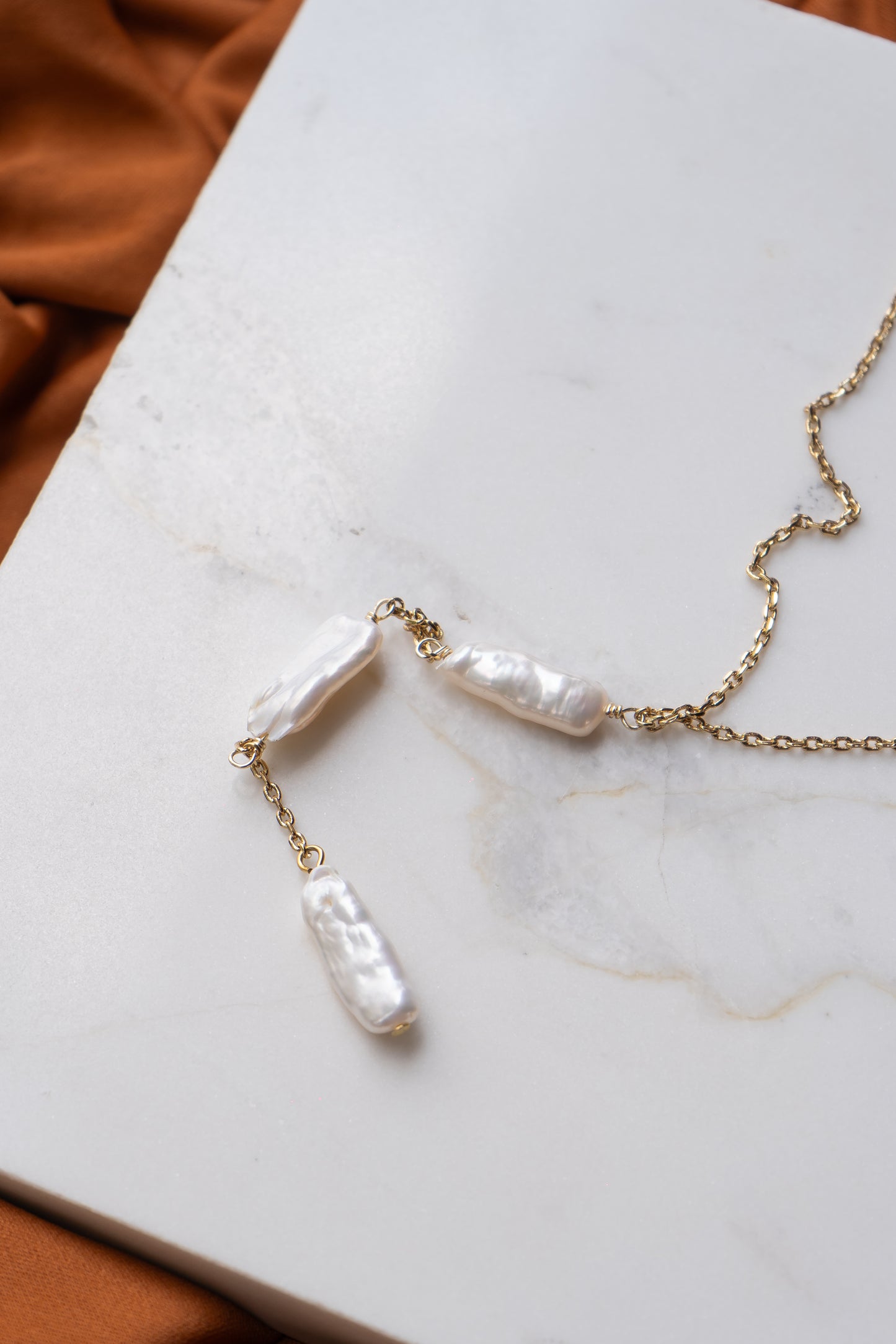 COLLAR TERCIA DE PERLAS