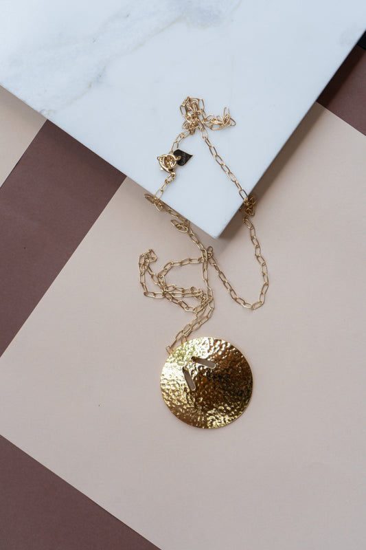 COLLAR BOTÓN AMARTILLADO