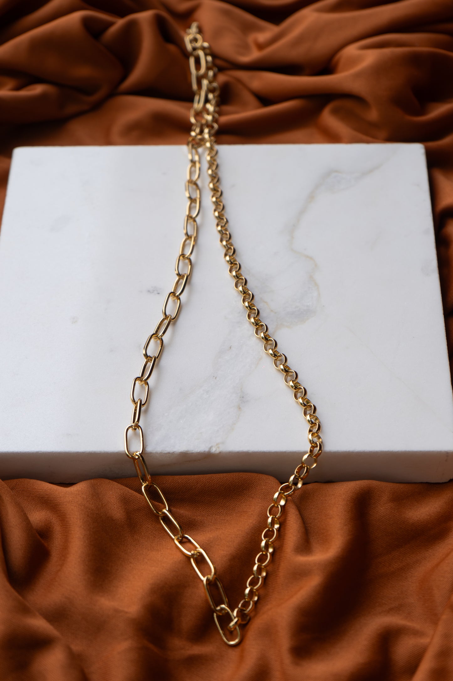 CADENA FIFTY FIFTY CONTRASTES